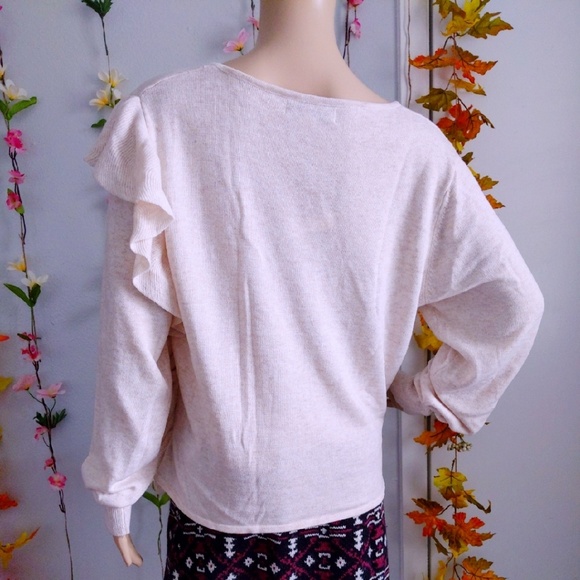 NWT TOP SWEATER RUFFLE OVERSIZED - Picture 3 of 8